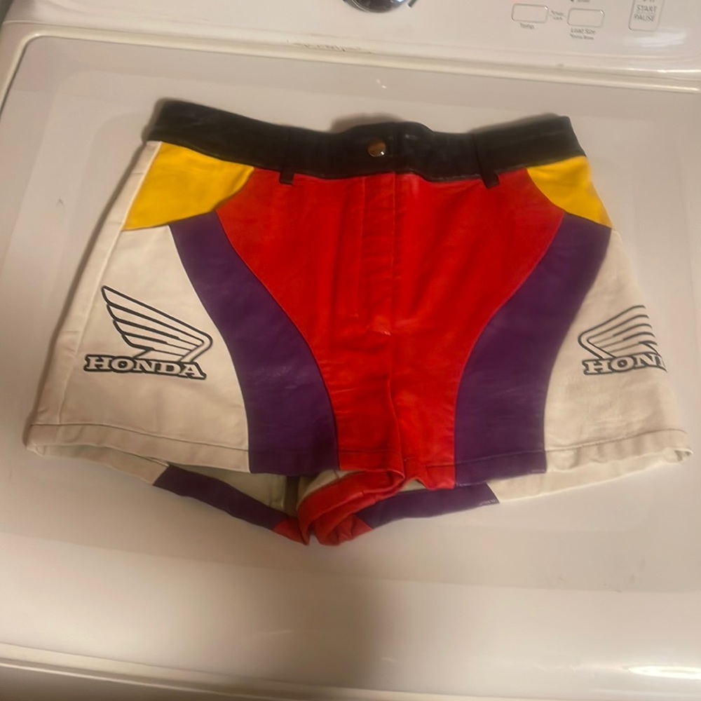 Honda shorts size small